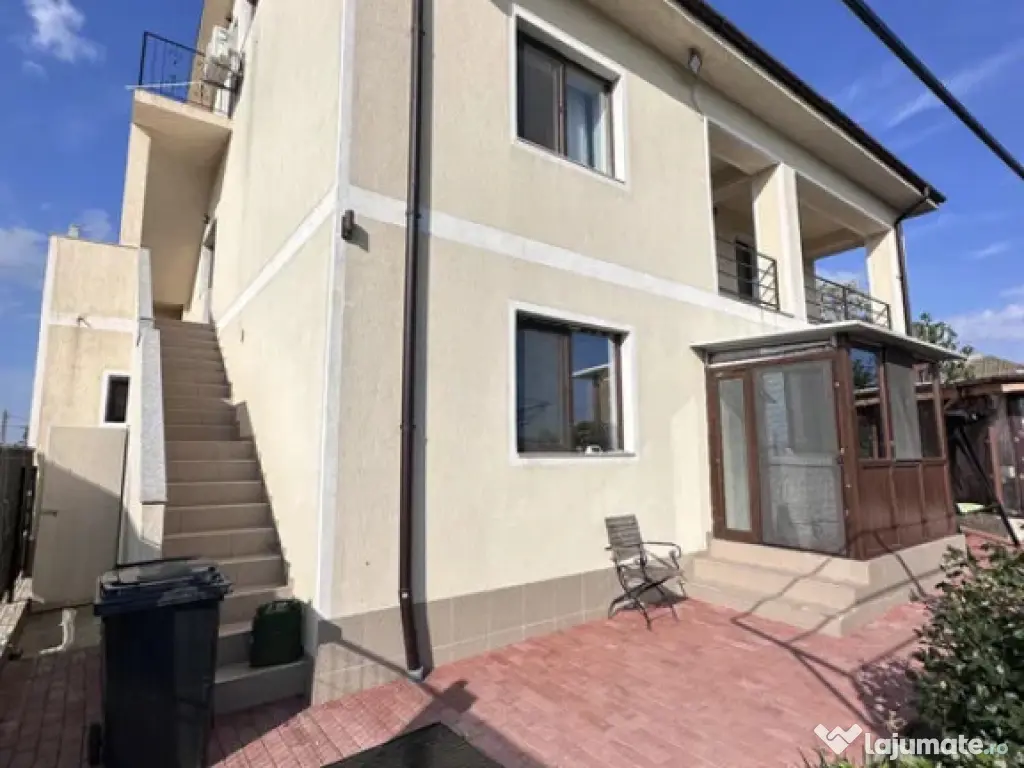 Casa spatioasa cu 8 dormitoare 