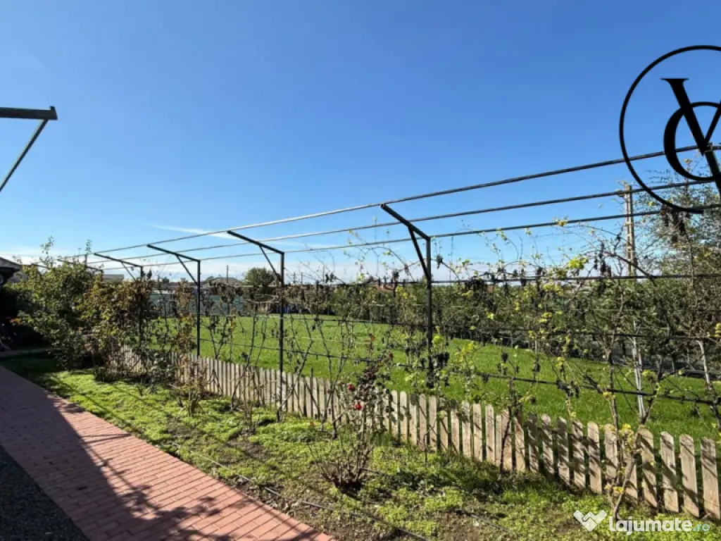 Casa spatioasa cu 8 dormitoare 