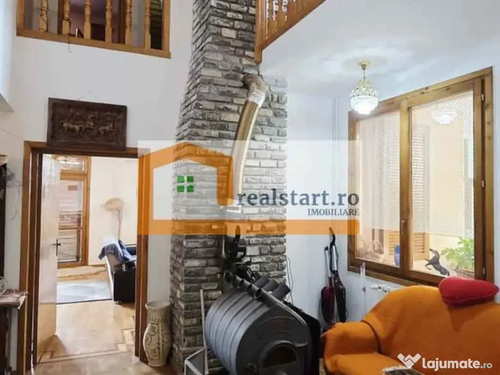 Vedere padure, panouri solare si fotovoltaice, pompa de c... 