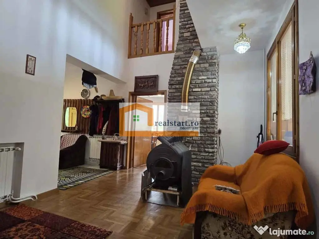 Vedere padure, panouri solare si fotovoltaice, pompa de c... 