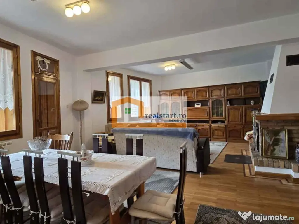 Vedere padure, panouri solare si fotovoltaice, pompa de c... 