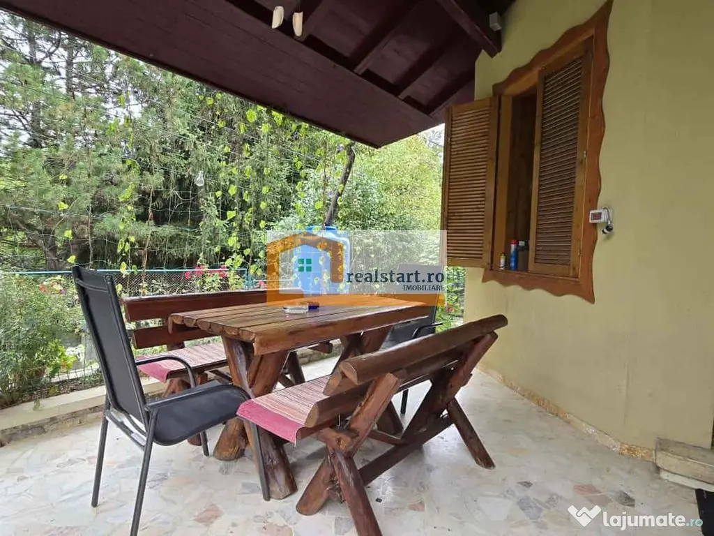 Vedere padure, panouri solare si fotovoltaice, pompa de c... 