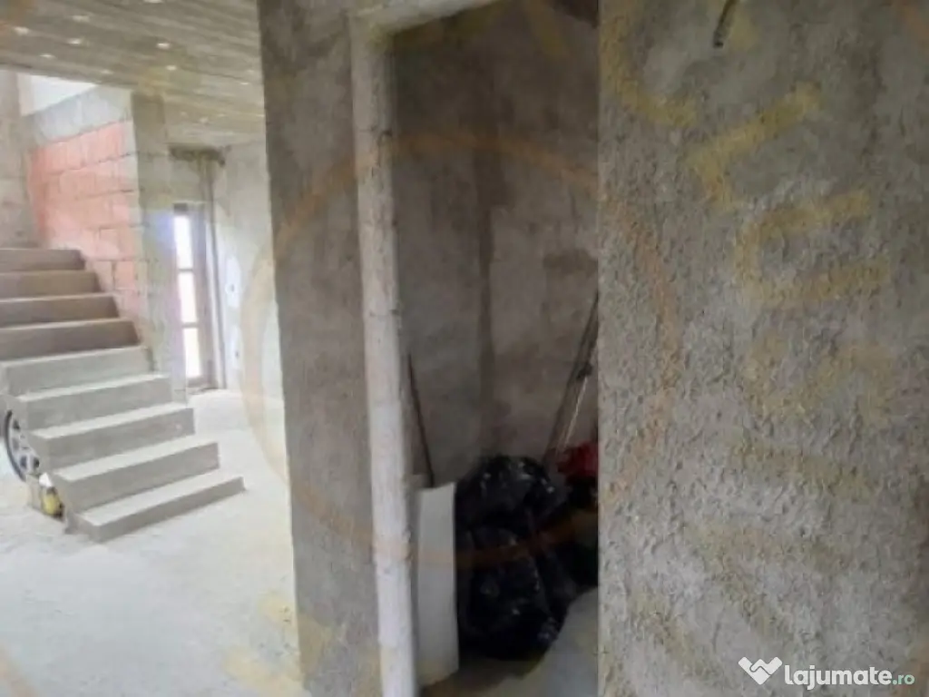 Casă Suseni-Cersani construcție solidă, teren 578 mp 