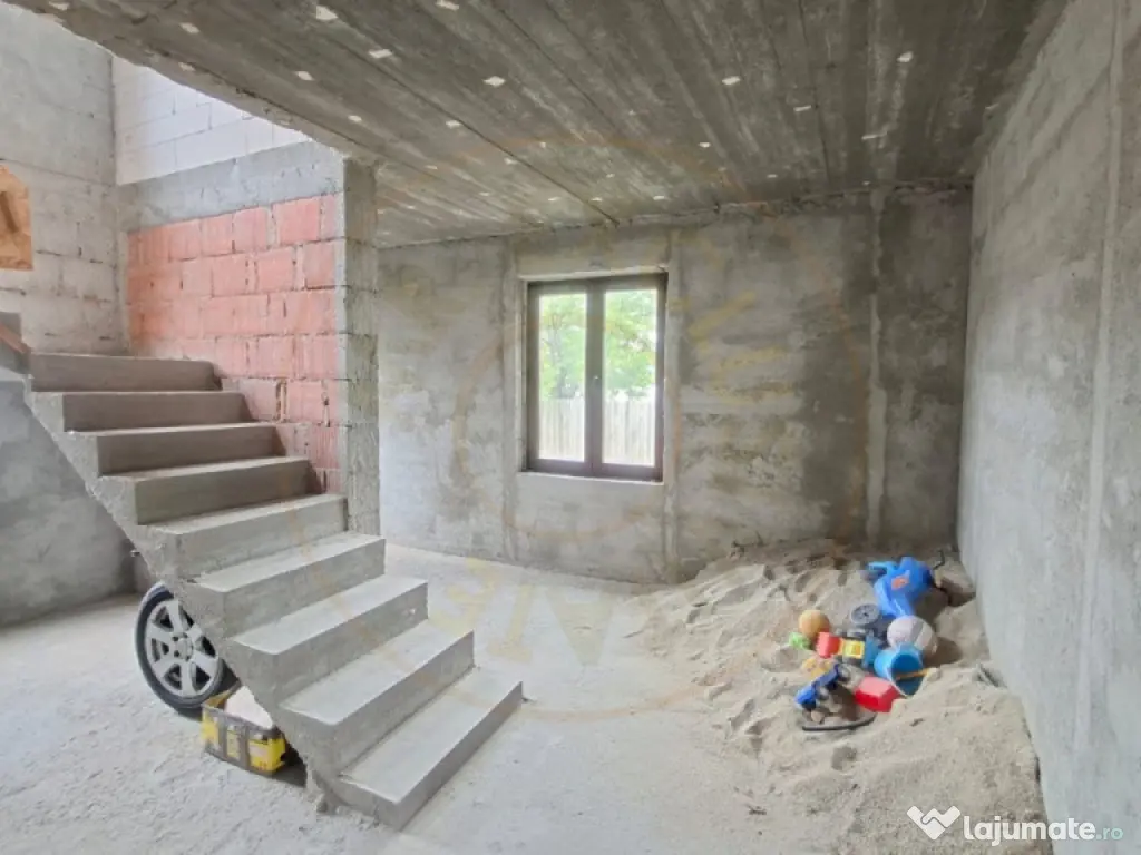 Casă Suseni-Cersani construcție solidă, teren 578 mp 