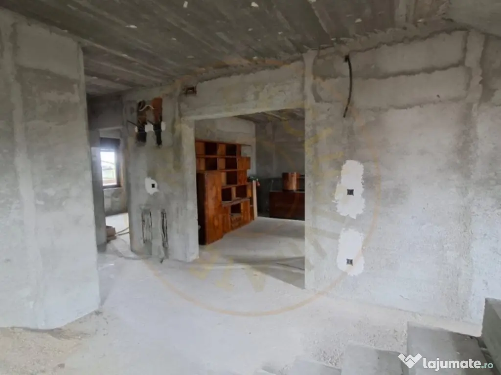 Casă Suseni-Cersani construcție solidă, teren 578 mp 