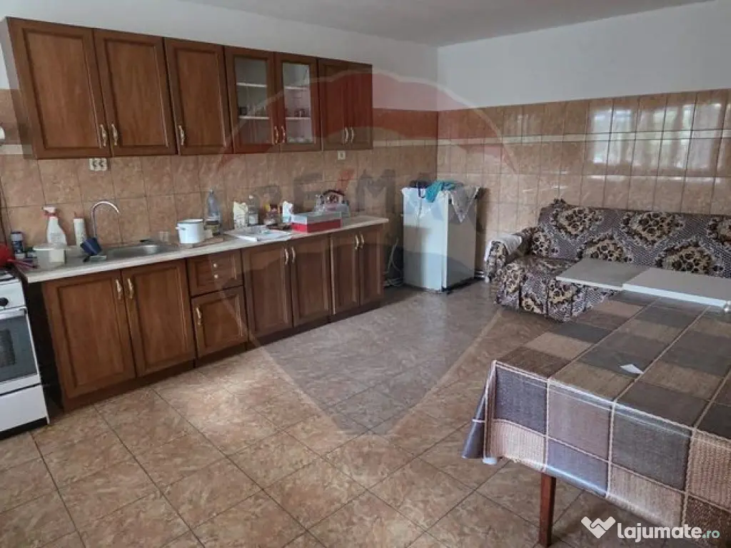 Casă / Vilă cu 5 camere de vânzare în zona Obor 