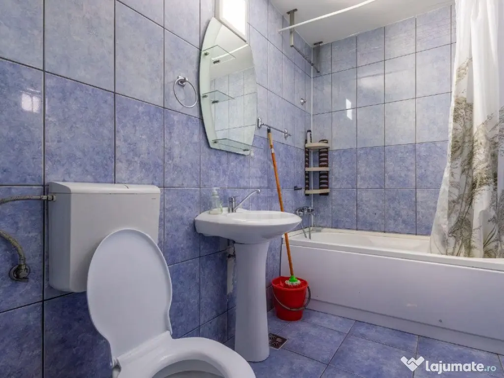 Apartament 2 camere decomandat zona Eroilor. 