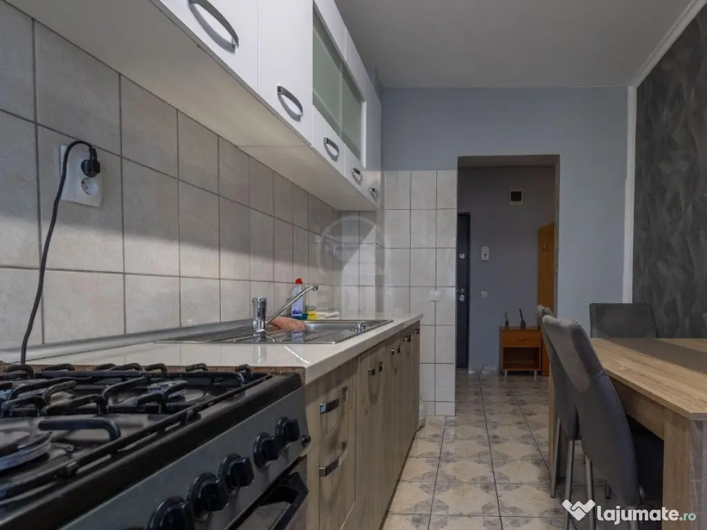 Apartament 2 camere decomandat zona Eroilor. 