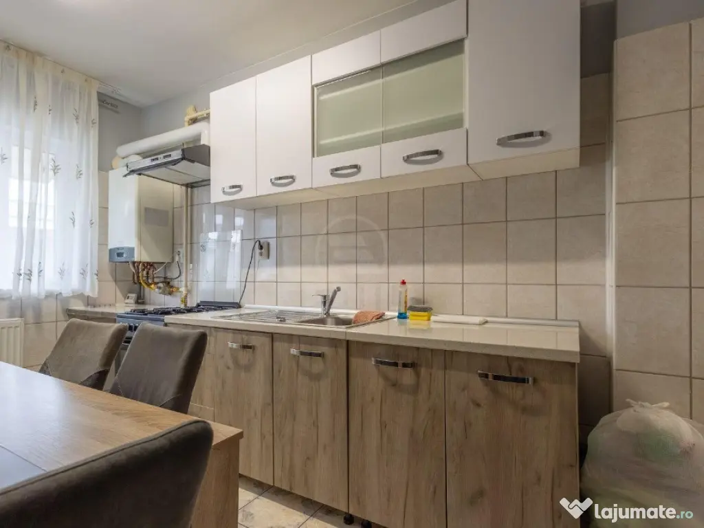 Apartament 2 camere decomandat zona Eroilor. 