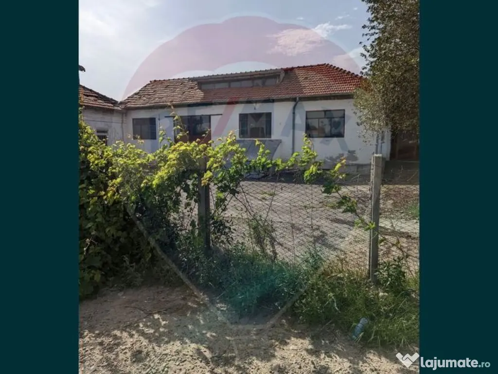 Casă si spatiu comercial cu suprafata de 483 mp