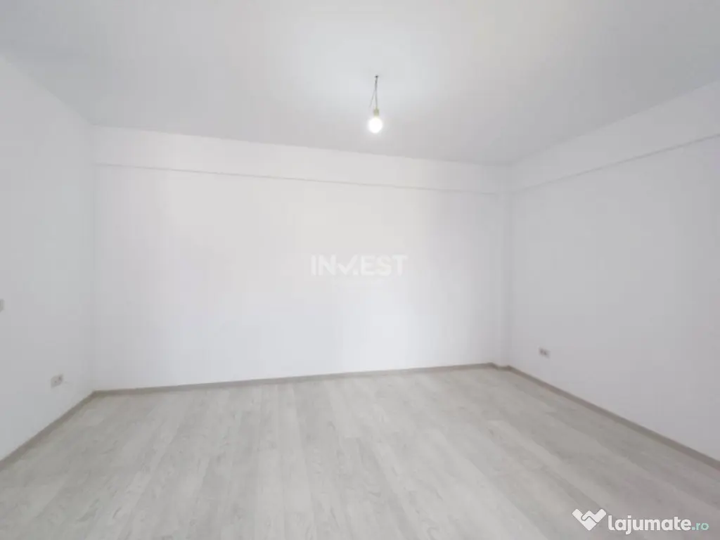 MUTARE IMEDIATA! 1 CAMERA DECOMANDAT