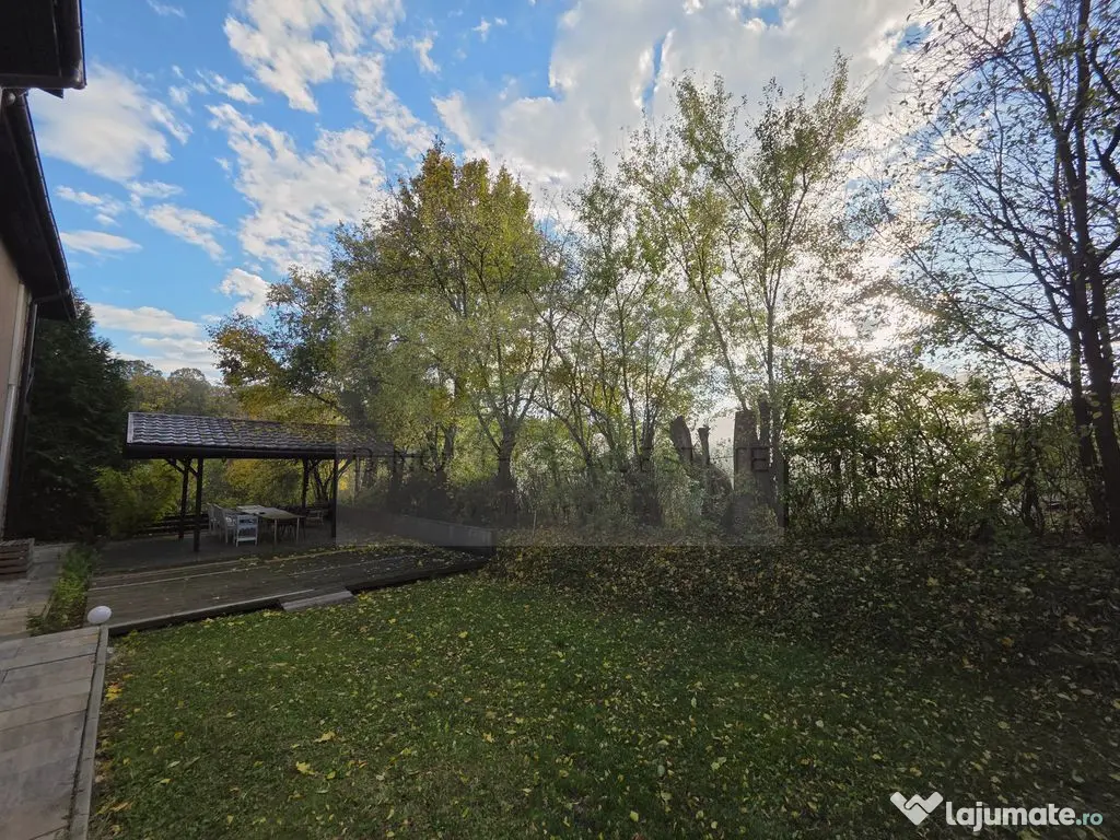 Reședință exclusivistă cu deschidere la Lacul Scrovi?...