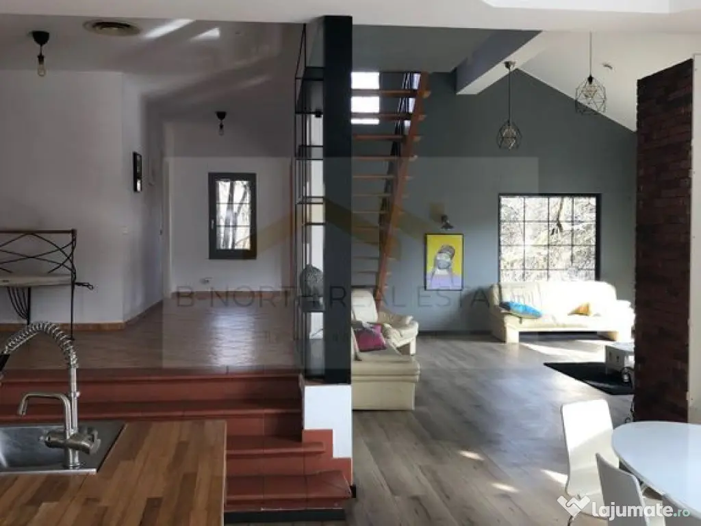 Reședință exclusivistă cu deschidere la Lacul Scrovi?...