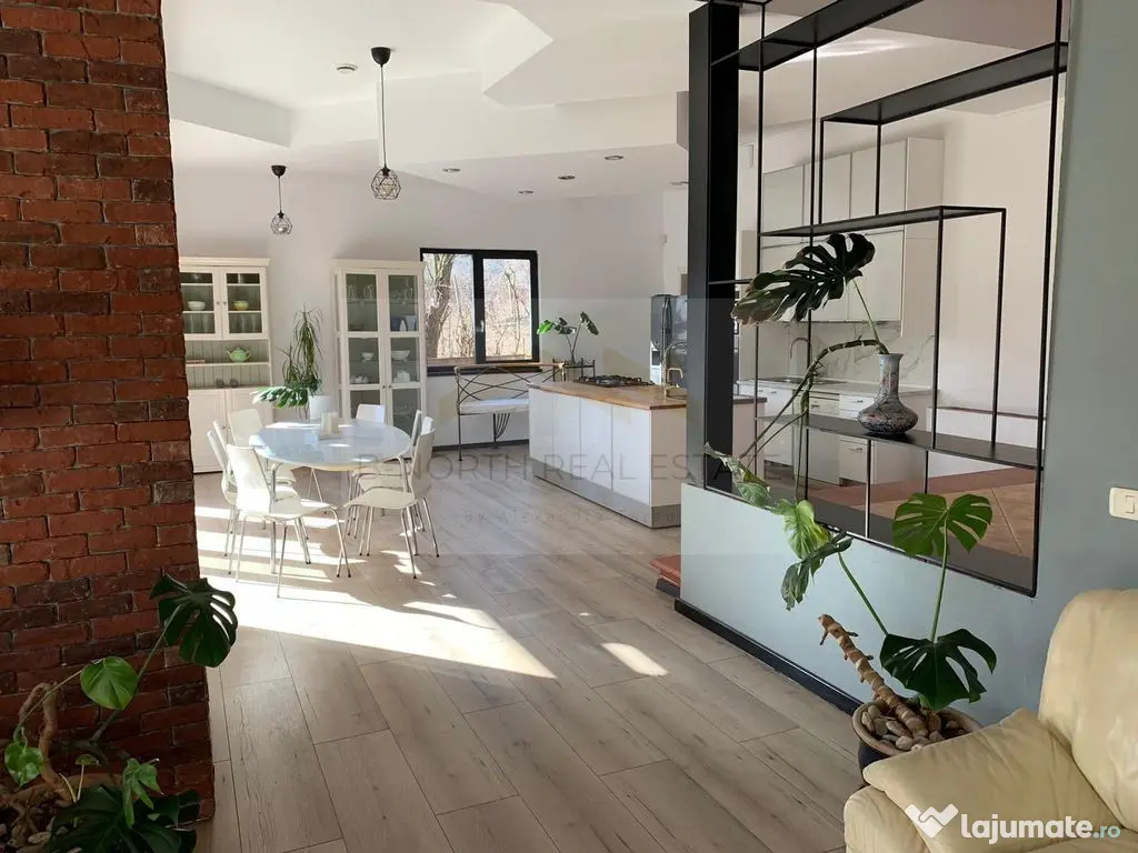 Reședință exclusivistă cu deschidere la Lacul Scrovi?...