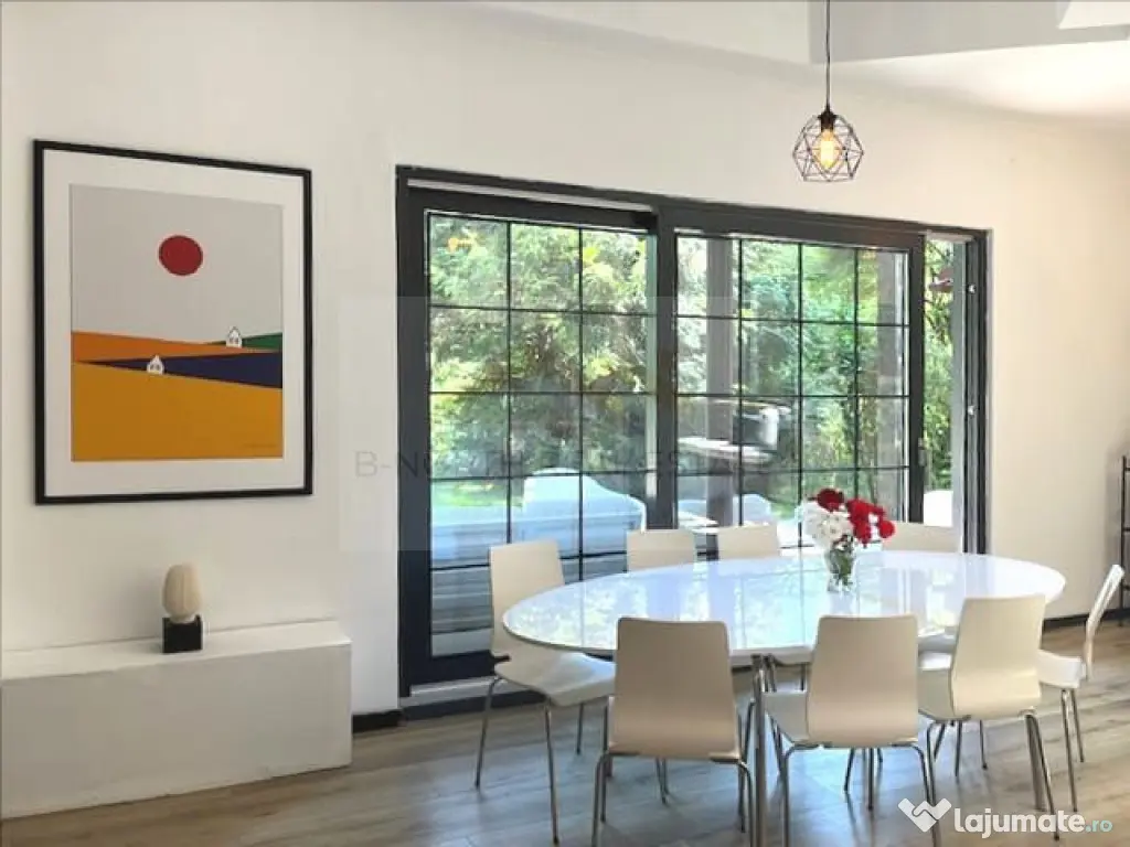 Reședință exclusivistă cu deschidere la Lacul Scrovi?...