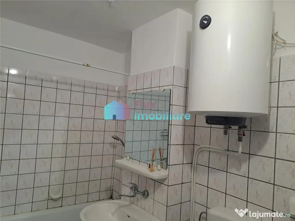 Apartament cu 3 camere etaj 2 Obcini zona Dany Gry 