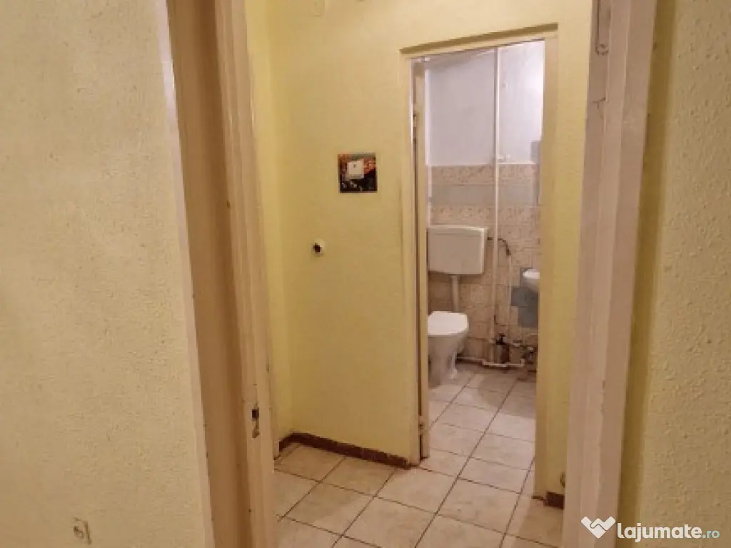 Apartament 2 camere confort 1 Viziru 1 etaj 2/4 Liber 