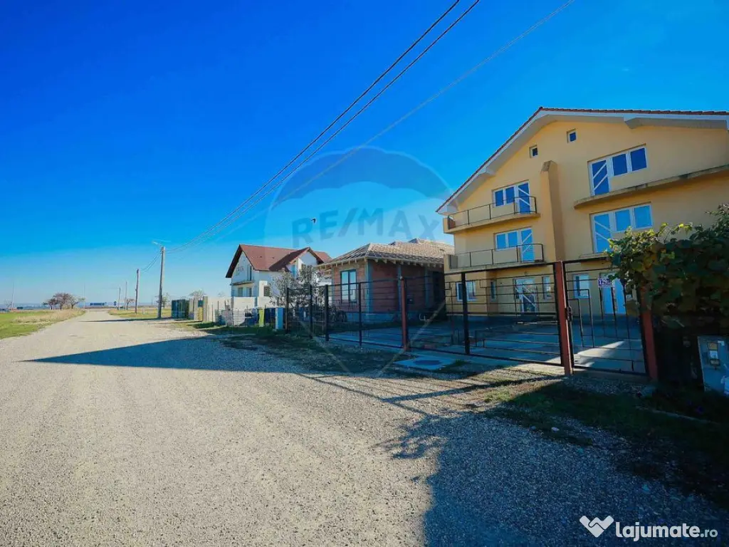 Duplex cu 5 camere și 506 mp teren de vânzare, str. Nuf... 