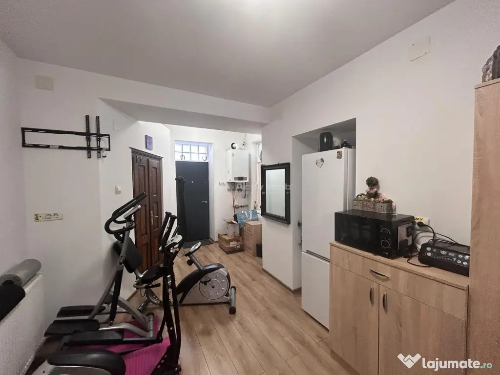 RESITA, CABINET MEDICAL, SPATIU COMERCIAL; sau Apartam.la Cu 