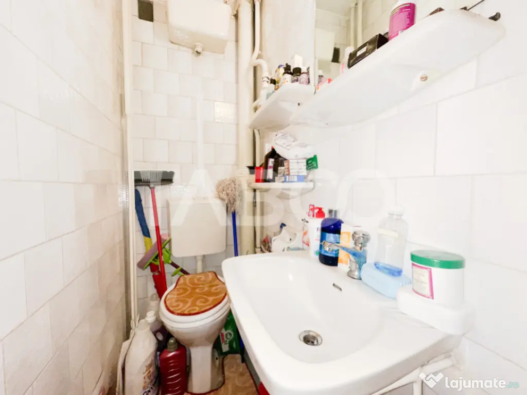 De vanzare apartament cu 4 camere decomandate cartierul Mana