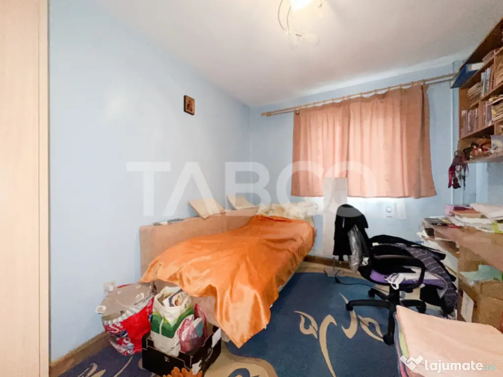 De vanzare apartament cu 4 camere decomandate cartierul Mana
