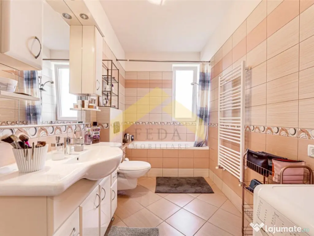 Apartament de ansamblul Bermo, zona Banu Maracine