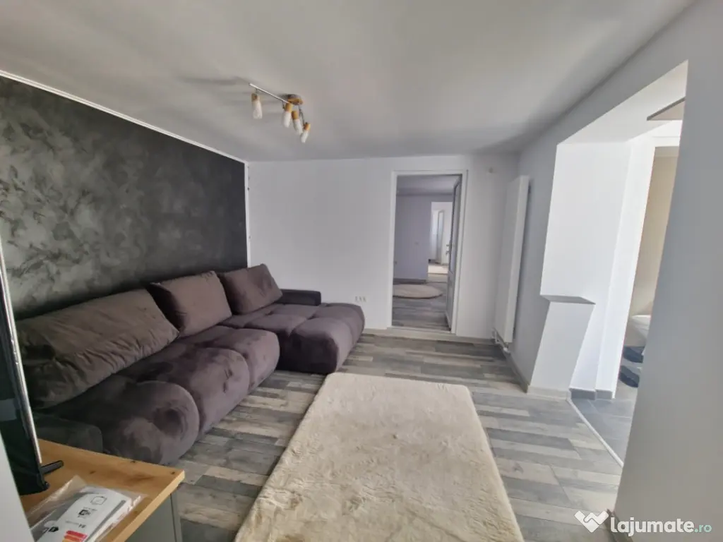 Casa individuala 3 camere foisor acoperit curte km 4