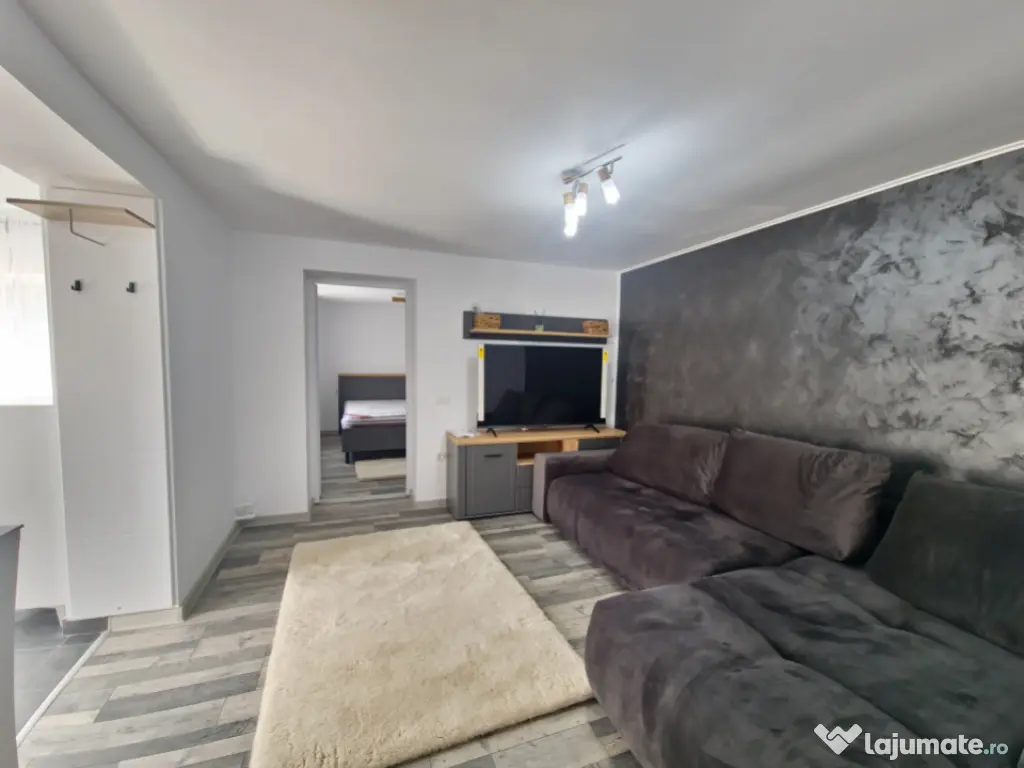 Casa individuala 3 camere foisor acoperit curte km 4