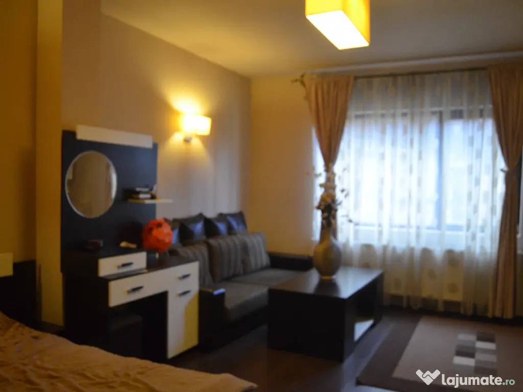 Sinaia-De vanzare pensiune cu 18 camere functionala 