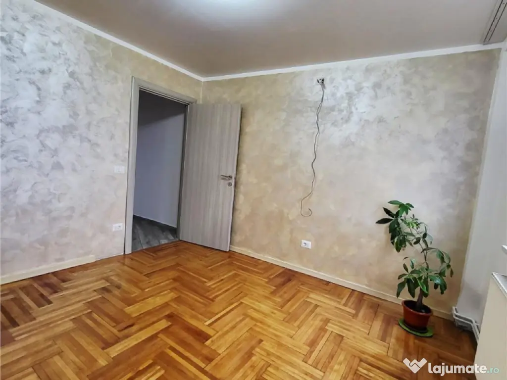 Apartament 3 camere,decomandat,renovat, suprafata generoasa, 