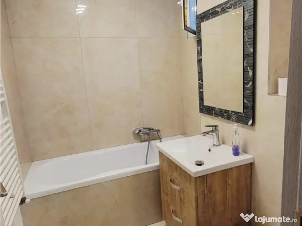 Apartament 3 camere,decomandat,renovat, suprafata generoasa, 