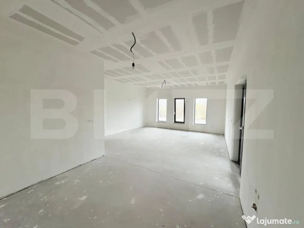 Casă de vânzare , 110 mp , teren 4,5 ari, zona Lazuri