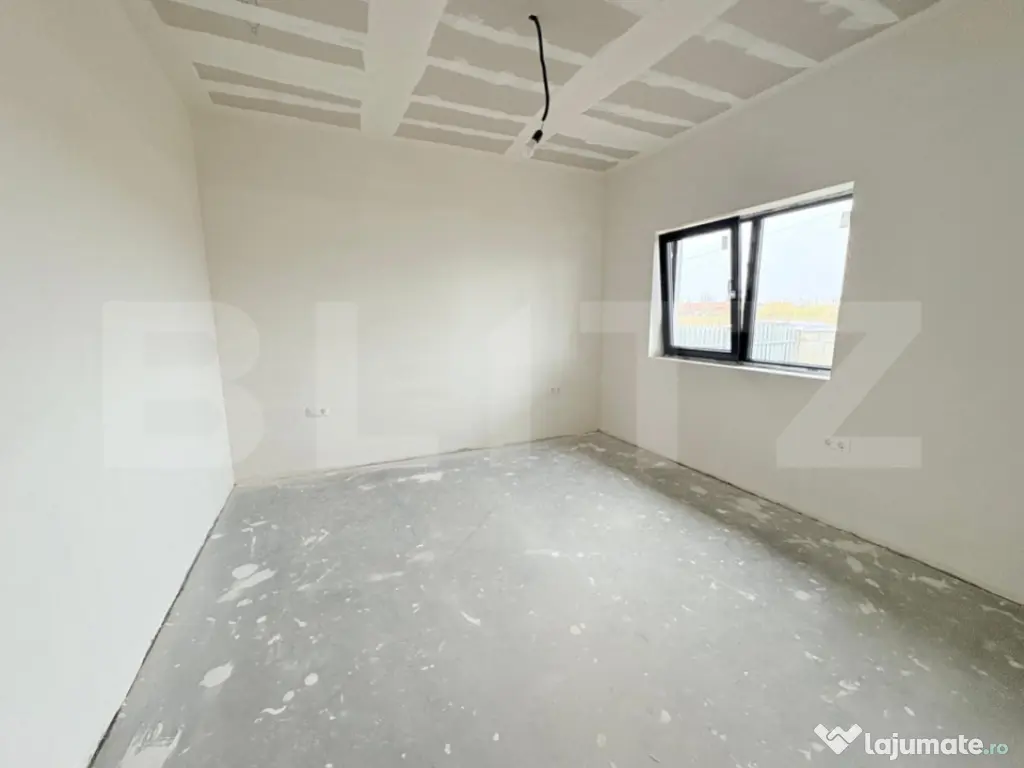 Casă de vânzare , 110 mp , teren 4,5 ari, zona Lazuri