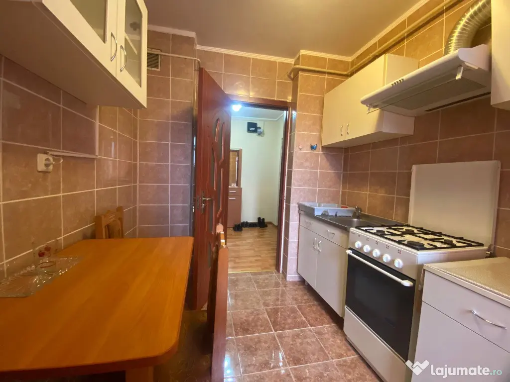 Apartament 2 cam decomandat, centrală termică, mobilat și utilat