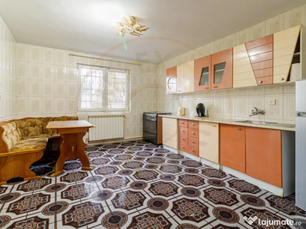 Casa Spatioasa - Teren 1000mp - Otopeni! 