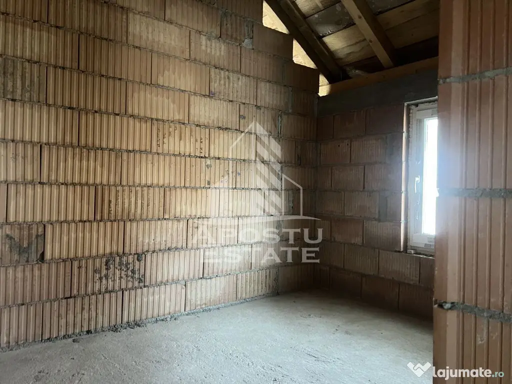 Casa individuala la rosu, teren 700mp, Giarmata 