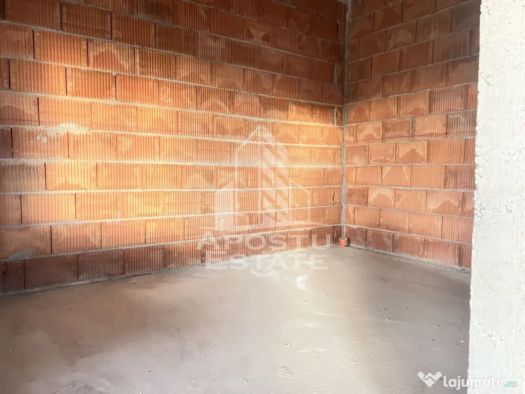 Casa individuala la rosu, teren 700mp, Giarmata 