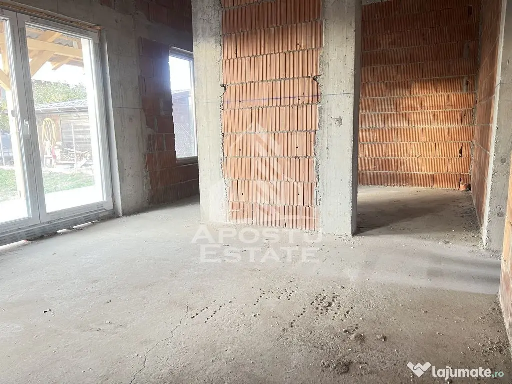 Casa individuala la rosu, teren 700mp, Giarmata 