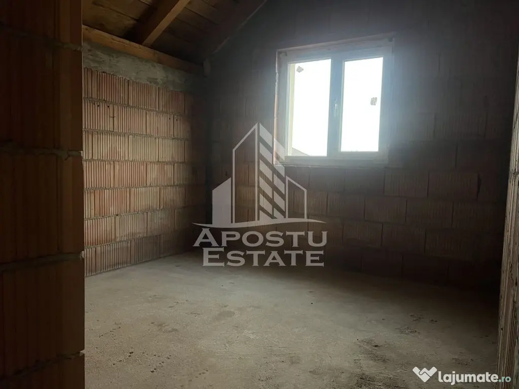 Casa individuala la rosu, teren 700mp, Giarmata 