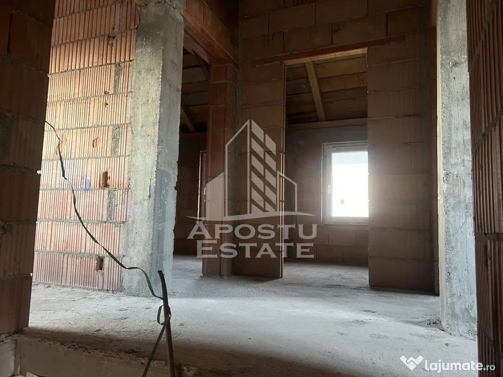 Casa individuala la rosu, teren 700mp, Giarmata 