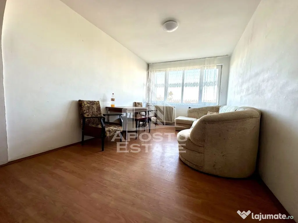Apartament cu 3 camere, bloc cu lift, zona Sagului 