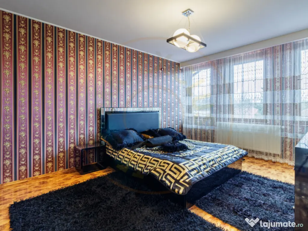 Casa impresionanta - Curte generoasa si Piscina - Otopeni! 