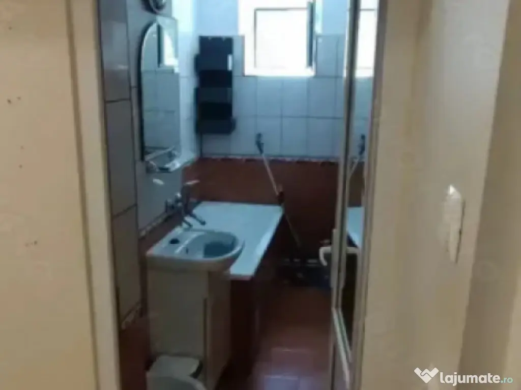 Apartament 3 cam., semi-decomandat, Inel 2, etaj 1 