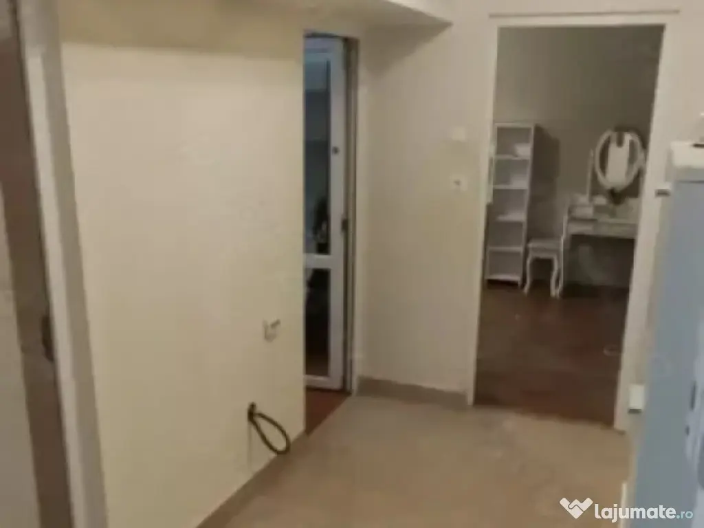 Apartament 3 cam., semi-decomandat, Inel 2, etaj 1 