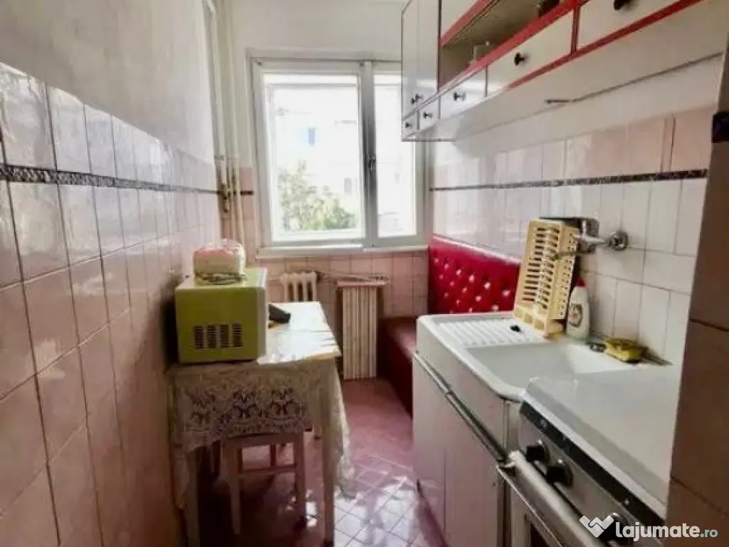 Apartament 3 camere semidecomandat KM 4-5 