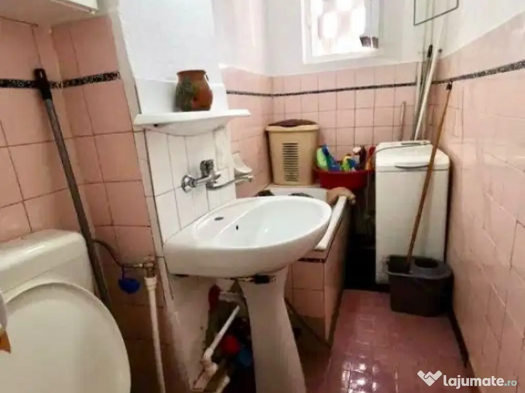 Apartament 3 camere semidecomandat KM 4-5 