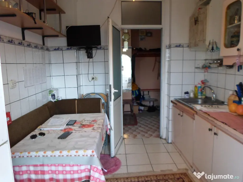 Apartament 3 camere, decomandat in Ploiesti, 9 Mai 