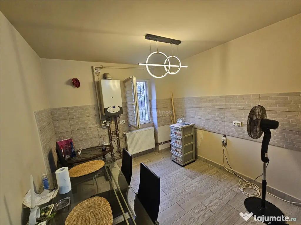 Resita, 2 Cam. Cf. 1, Renovat, Parter, Micro 1 