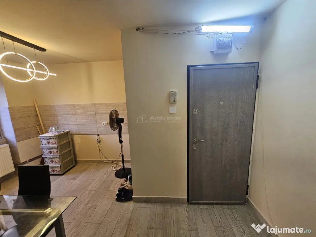 Resita, 2 Cam. Cf. 1, Renovat, Parter, Micro 1 