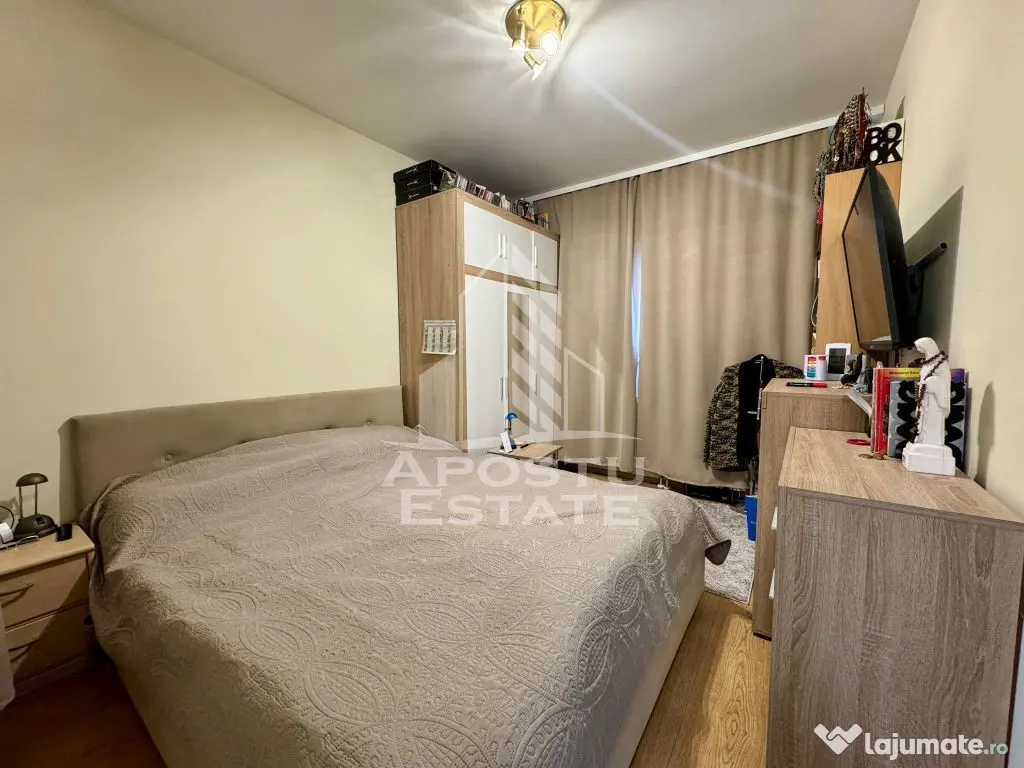 Apartament cu 3 camere, 2 bai, zona Lipovei
